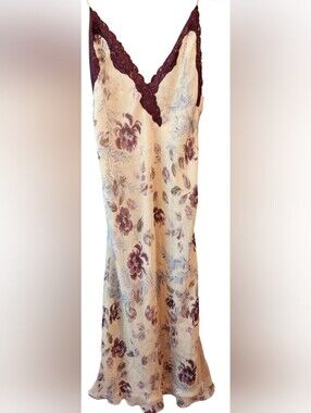 Jones New York Beige Chemise with Purple Trim